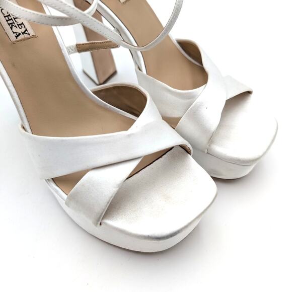 Badgley Mischka Jayleen Chunky Platform Sandals Women's White Size US8 EU38.5 - Picture 11 of 13